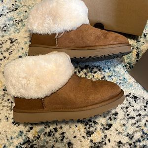 UGG classic mini fluff bootie